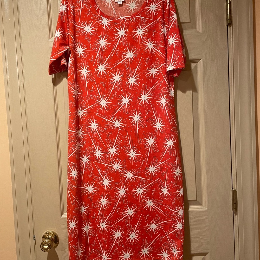 LuLaRoe Red Starburst Pattern Short Sleeve Dress, Size XL